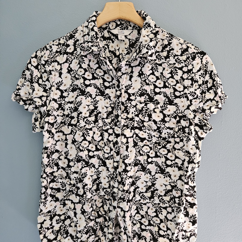 Croft Barrow Blouse Black White Floral Print Button Front Short Sleeve Top M